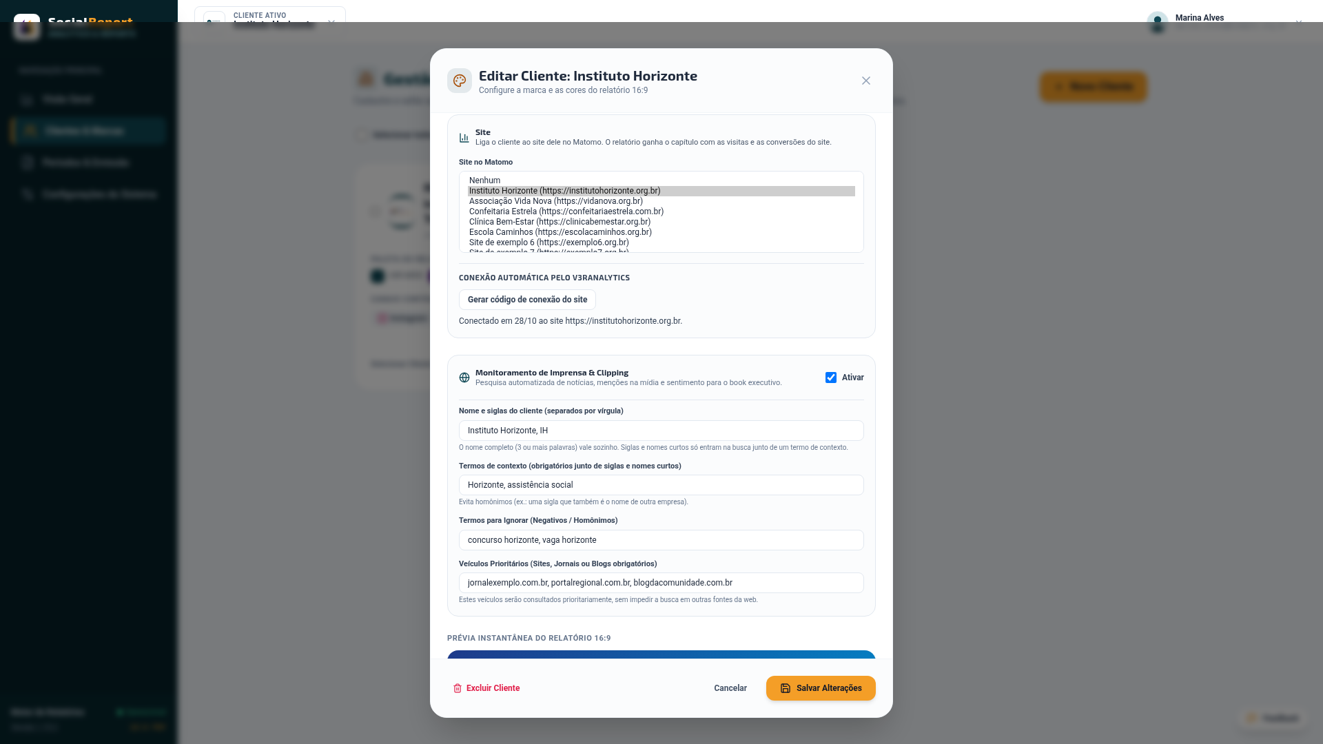 Seção Site do cadastro do cliente, com a lista de sites do Matomo, o botão de gerar código e o estado da conexão